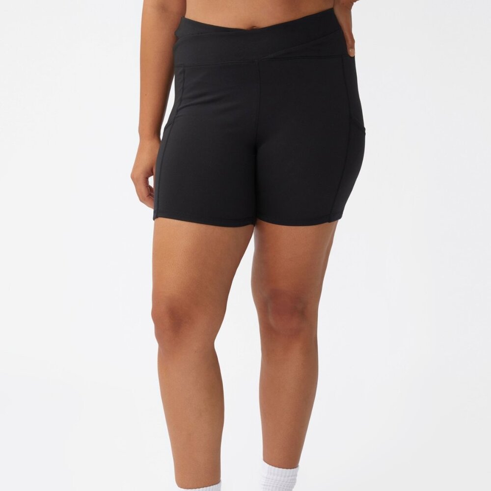 NWT Cotton On Women Active Ultra Soft Pocket Bike Shorts Black Size 24 $40 6C073